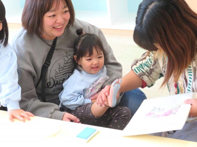 足はくすぐったい