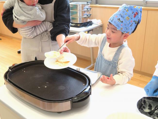 親子で参加してくれて、お子さんも上手に作っていました。