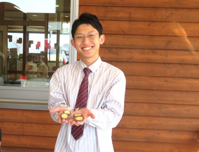 屋外では、地域おこし協力隊かずりんが