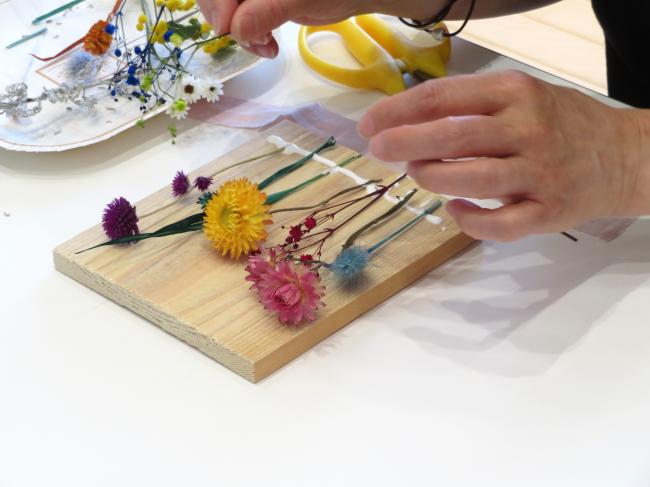 色とりどりの花が咲き始める
