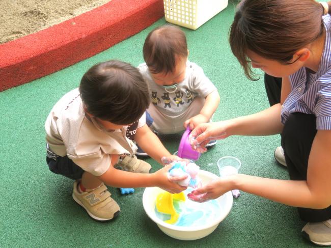 水を加えて泡にしたり